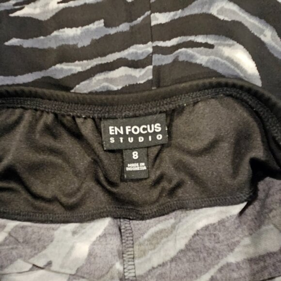 Enfocus SZ 8 Party/Cocktail Tiered Marble Design Semi Sheer Halter Dress - Picture 3 of 7